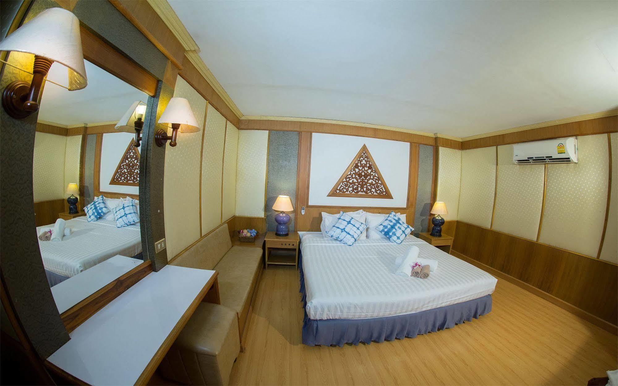 Phrae Nakara Hotel Εξωτερικό φωτογραφία